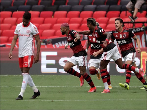 Flamengo desplaza al Inter y es nuevo líder