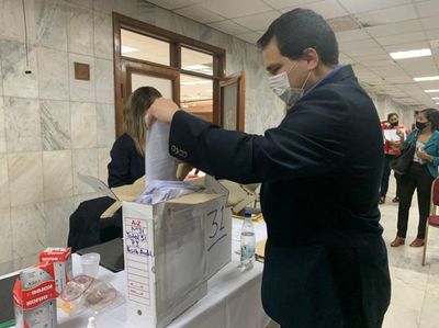 Postulantes a registros notariales anuncian movilización para este lunes | Ñanduti
