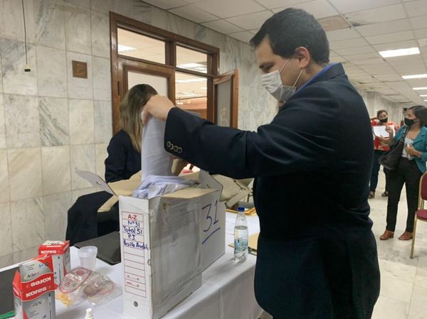Postulantes a registros notariales anuncian movilización para este lunes | Ñanduti