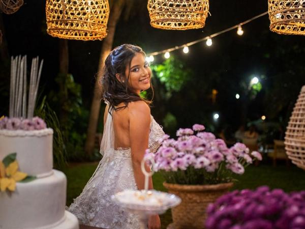 Valentina Mayans Báez celebró sus 15 años