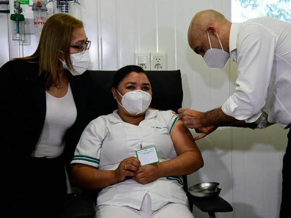 Enfermera itaugüeña fue a vacunarse sin saber que era la primera en la lista