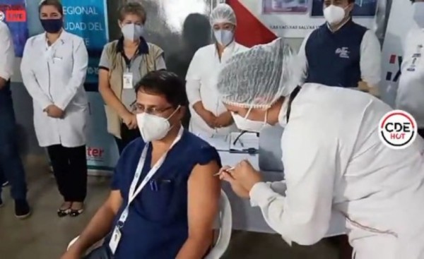 Dr. Pablo Cabral es el primer paranaense inmunizado contra el covid