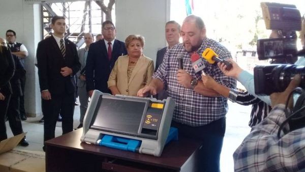Hoy realizan distribución de máquinas de votación a nivel país para capacitar a la ciudadanía