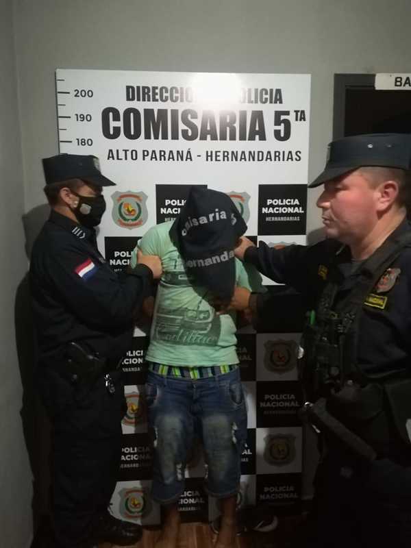 Arrestan a joven por violencia familiar y resistencia