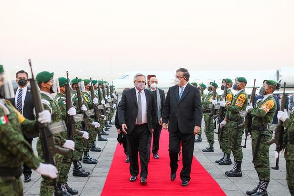 Llega a México en visita oficial presidente Fernández de Argentina - Mundo - ABC Color