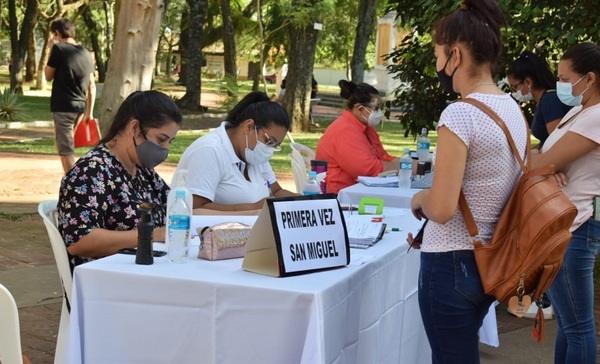 Becas Universitarias: EBY inicia recepción de carpetas de interesados en Misiones