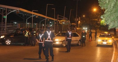 La Nación / Ejecutivo extiende la venta de bebidas alcohólicas hasta medianoche