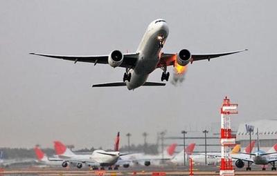 Boeing 777: avión registró fallas en el motor