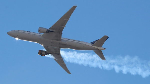Boeing recomienda suspender los vuelos de sus aviones 777 equipados con el mismo motor que se incendió en una aeronave en EE.UU. | Ñanduti