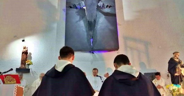 La Nación / Diez frailes dominicos dieron positivo al COVID-19
