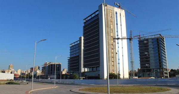 La Nación / Oficinas para ministerios registran 81% en avance de obras