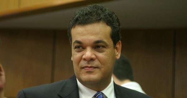 La Nación / Colegas elevan plegarias por estado crítico del diputado Robert Acevedo