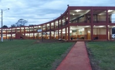 Error en secretaría de Derecho-UNE obliga a joven a reiniciar carrera