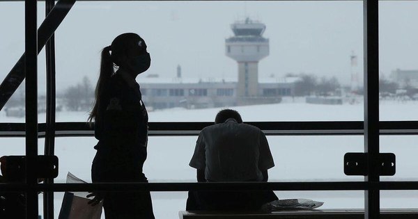 La Nación / Cuarentena obligatoria en hoteles de Canadá, fuente de dolores de cabeza