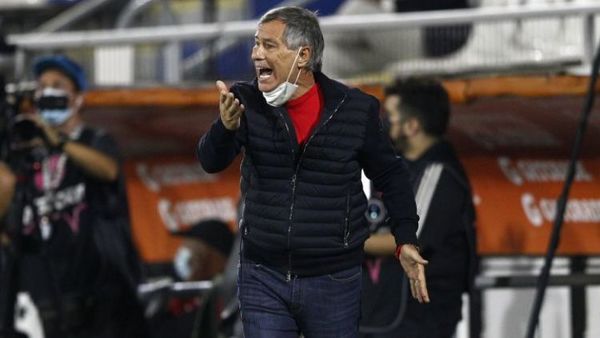 El Santos anuncia a Ariel Holan como nuevo técnico