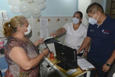 Divulgar lista de vacunados contra COVID-19 no viola la ley, explicó abogado - Nacionales - ABC Color
