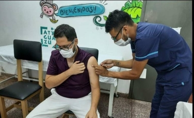 Diario HOY | Culmina con éxito el primer día de vacunación en Encarnación