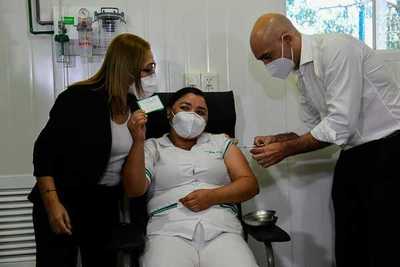 Paraguay inició la campaña de vacunación contra el Covid-19 | El Independiente