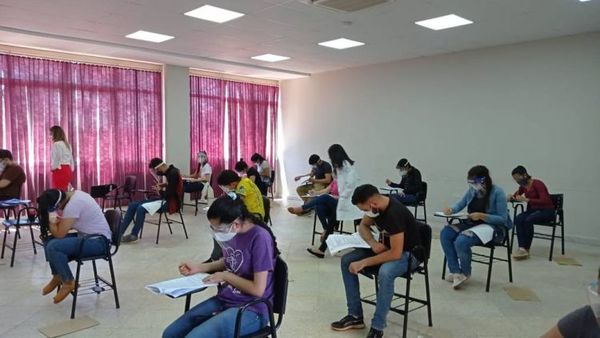 Medicina de la UNA inicia su primer examen del periodo 2021 en modo COVID-19