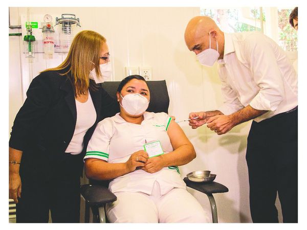 Polémica: entre los médicos cañean a los "privilegiados"