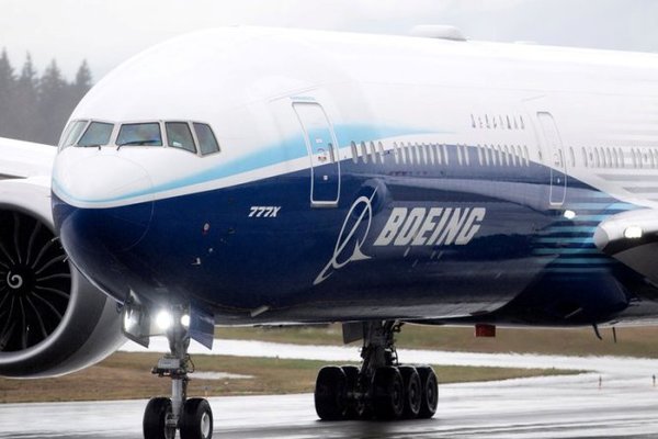 Boeing recomendó no usar sus aviones 777 tras falla en el motor | .::Agencia IP::.