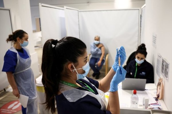Estudio demuestra que vacunas disminuyeron considerablemente hospitalizaciones por covid | .::Agencia IP::.