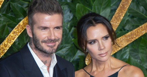 Hijo de David y Victoria Beckham es descubierto intentado revender su ropa a un precio desorbitado - SNT