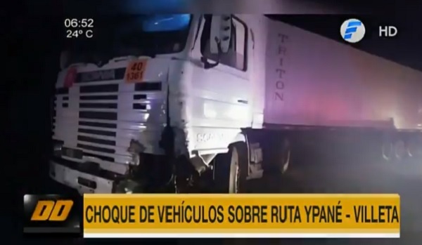 Tractocamión choca contra automóvil en ramal Ypané-Villeta