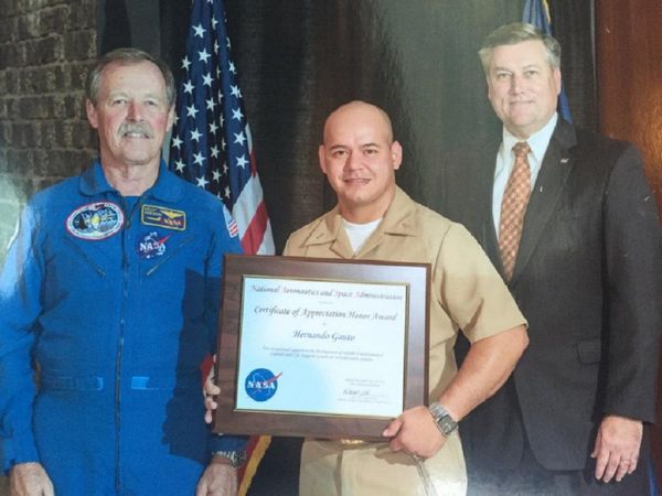 Quiere ser el 1er. paraguayo EN PISAR LA LUNA Y MARTE