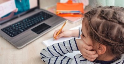 Niña bloquea su cuenta de Zoom y se salta tres semanas de clases online con un sencillo truco: “Es leyenda” - C9N