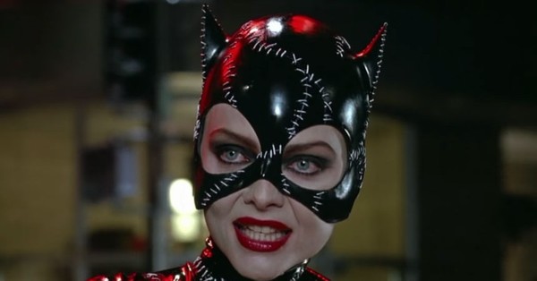 Antiguo registro del set de “Batman Returns” muestra la destreza de Michelle Pfeiffer con el látigo de Catwoman - C9N