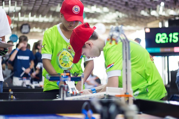 Equipo de robótica crea club de cohetería para niños y niñas en Encarnación | .::Agencia IP::.