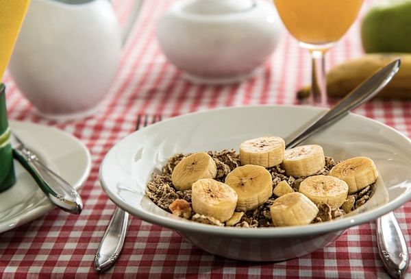 Las bondades del potasio que te harán querer comer banana todo el día