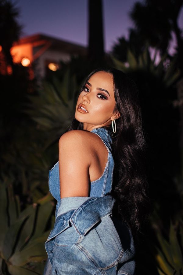 Becky G se reafirma en la mezcla de géneros como su sello distintivo - Mundo - ABC Color
