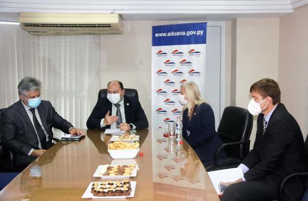 Instituciones coordinan acciones para enfrentar el tráfico de drogas y el comercio ilegal | .::Agencia IP::.