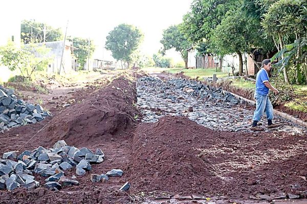 Construirán empedrados en varias calles de Franco