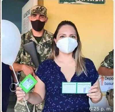 Nutricionista aclara que es personal de UTI del Hospital General de San Lorenzo y que su vacunación no tiene vínculo político | Ñanduti