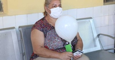La Nación / Reconocen como error incluir a funcionaria administrativa entre primeros vacunados
