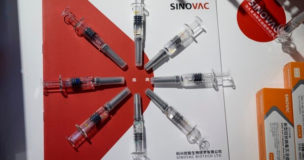 La Nación / Hay 4 millones de vacunas chinas para Paraguay, pero Salud las evita