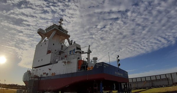 La Nación / El remolcador “Doña Keiko” se encuentra listo para navegar