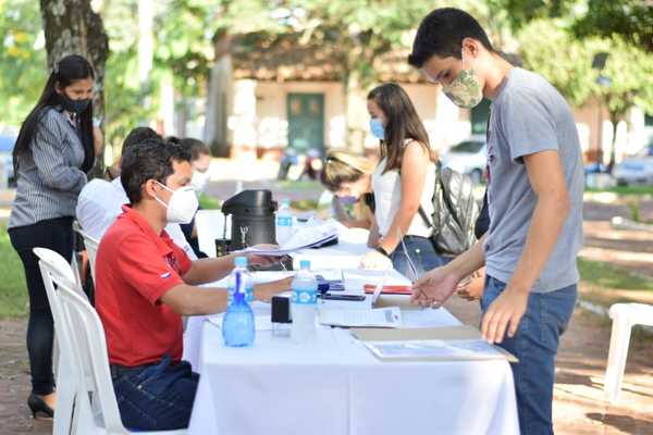 EBY inicia recepción de carpetas de interesados en becas universitarias | El Independiente