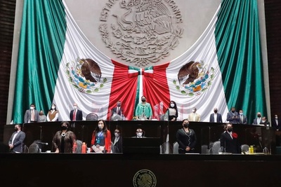 Los diputados mexicanos aprueban la polémica reforma eléctrica del presidente - MarketData