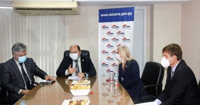 La Nación / Entes estatales coordinan acciones para enfrentar el tráfico de drogas y el comercio ilícito