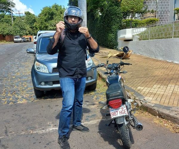 Denuncian a un motociclista por agredir a otro conductor - Nacionales - ABC Color