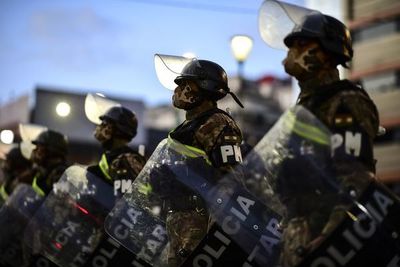 Al menos tres heridos en choques entre policías y cocaleros en Bolivia - Mundo - ABC Color