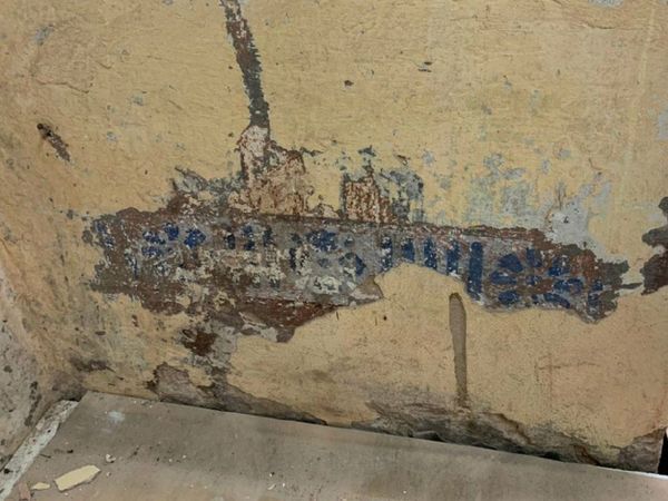 Descubren pintura mural durante restauración del Palacio de López