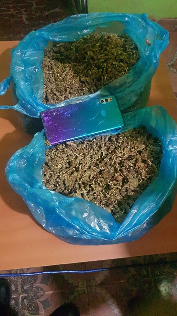 Tras persecución, detienen a un hombre con tres kilos de marihuana - Nacionales - ABC Color