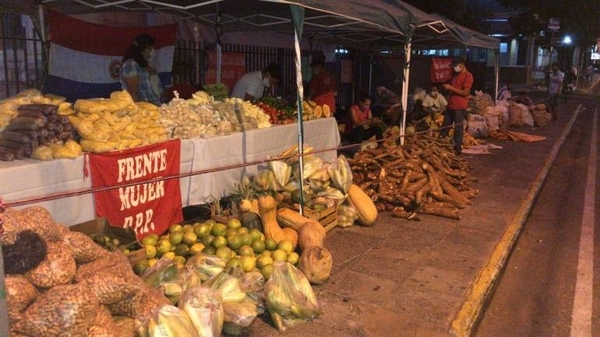 Diario HOY | Campesinas donan sus producciones por el Día de la Mujer Paraguaya