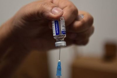 Dinavisa recalca que las dos firmas privadas que intentaron importar vacunas aún no cumplen los requisitos - Nacionales - ABC Color