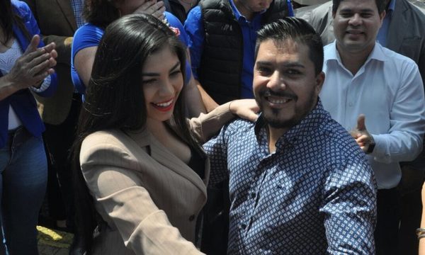 Diputado Portillo aguará por candidatura de su novia: “Es muy guapa y tiene arranque”